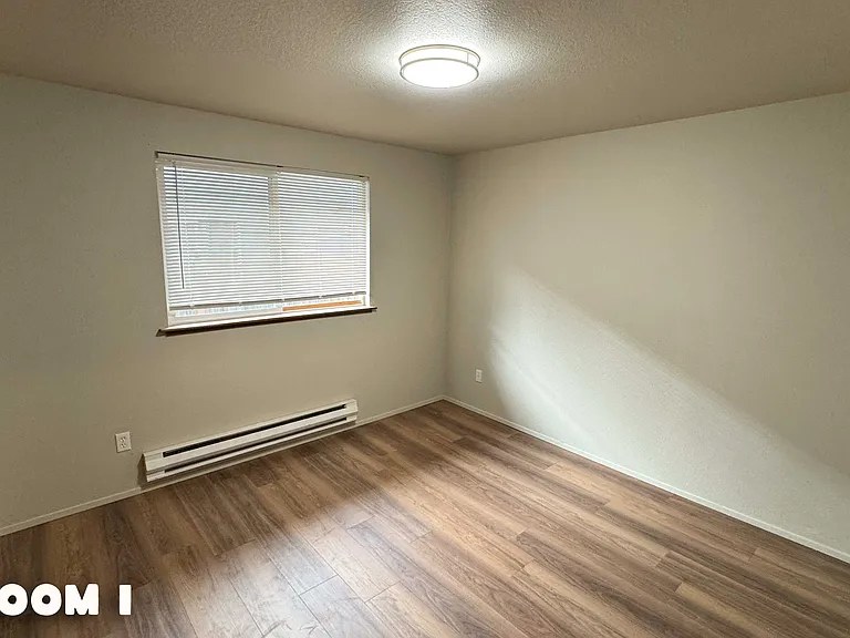 8022 47th Ave NE #3 — Photo 6