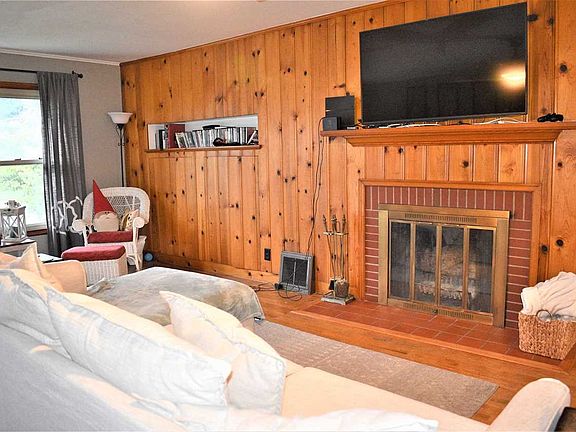 2nd image of 2027 E Chandler Ave