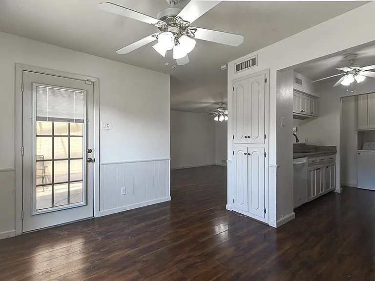 2012 Court Pl — Photo 13