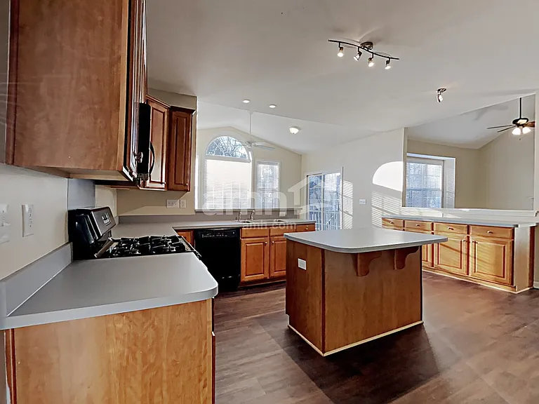 864 Brookdale Ln — Photo 3