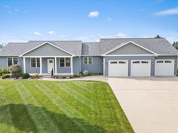 2nd image of 7548 Ionia Rd