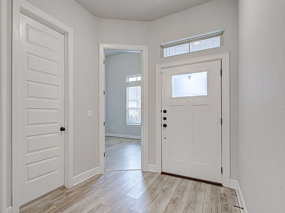 3rd image of 2903 Sebring Cir