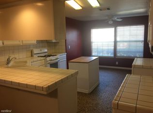 1015 Fairview Pl, Hanford, CA