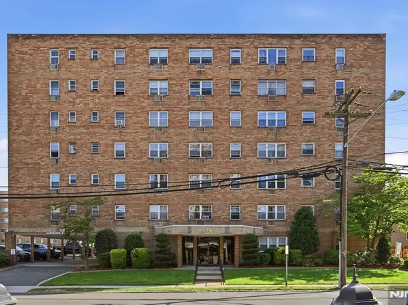 25 Jefferson St APT 2F, Hackensack, NJ 07601