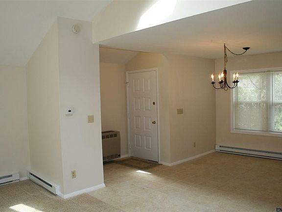 5th image of 86 Arrow Wood Pl