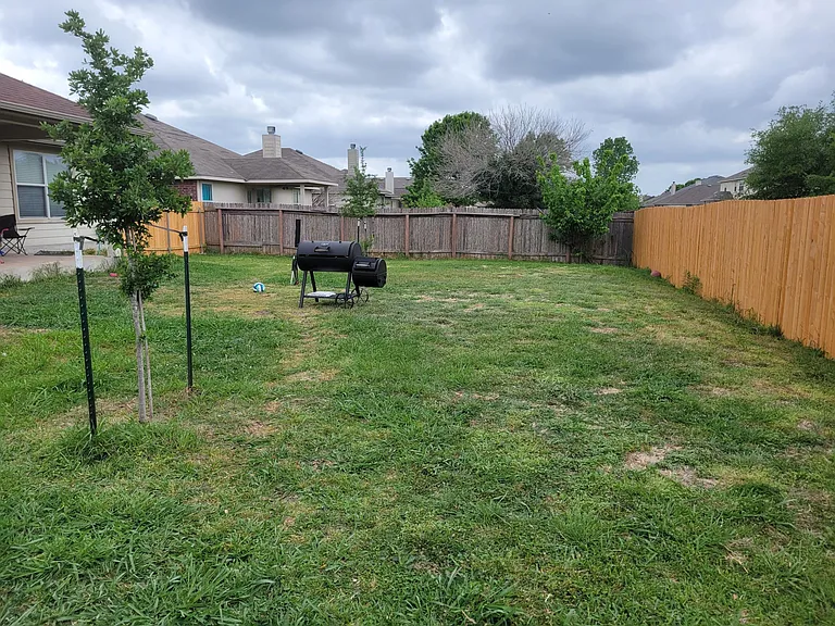 201 Lone Star Blvd — Photo 14