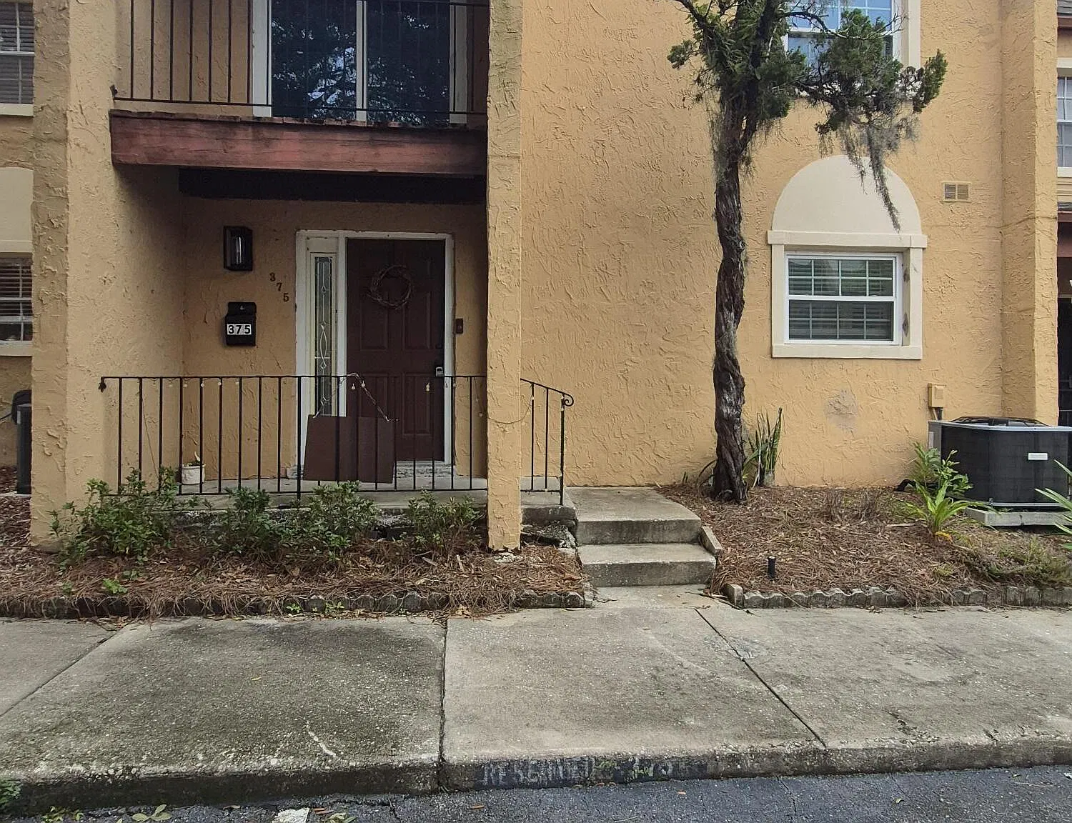 3 bed, 2.5 bath, 1800 sqft, $1,894 — Photo 2