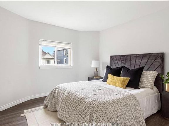 5th image of 329 Pierre Ave