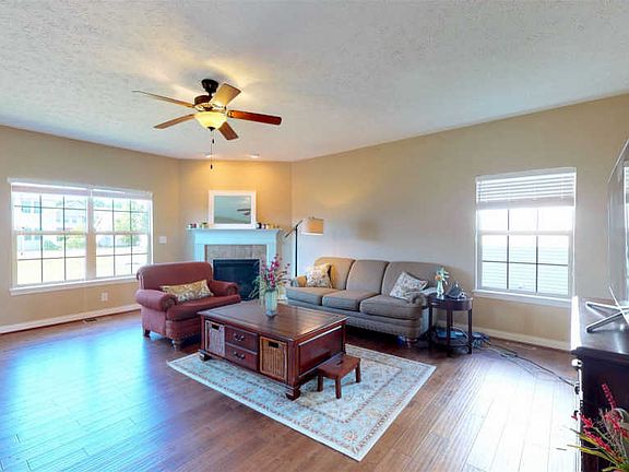 5th image of 3422 Brixford Ln