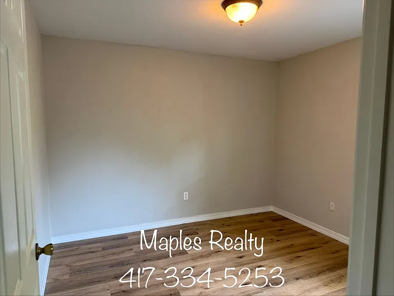 141 Scotch Pine Ct — Photo 5