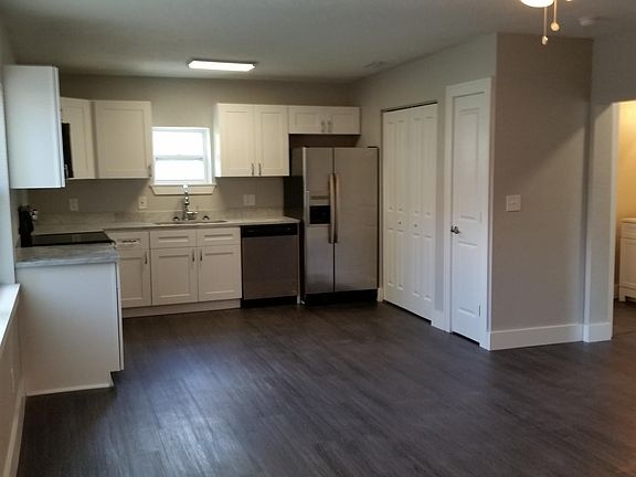 4th image of 752 Jasmine Terrace S