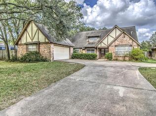 435 Hickory Ridge Dr, Seabrook, TX 77586