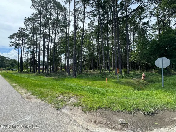 Avenue B, Waveland, MS 39576