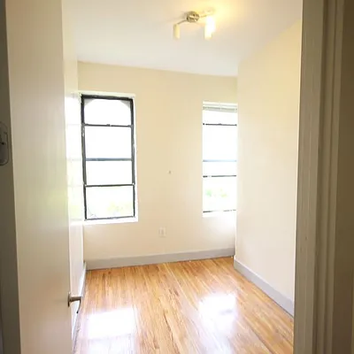Rented by Nooklyn NYC LLC | media 21