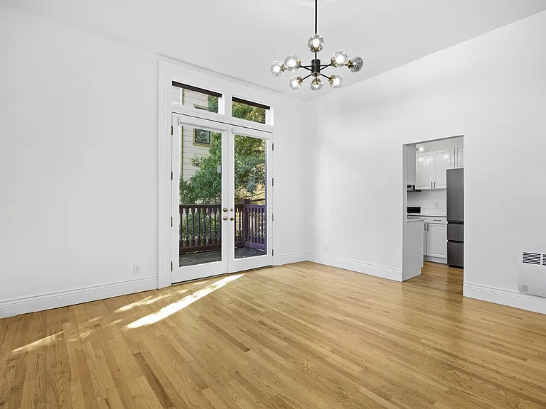 452 Oak St #4 — Photo 5