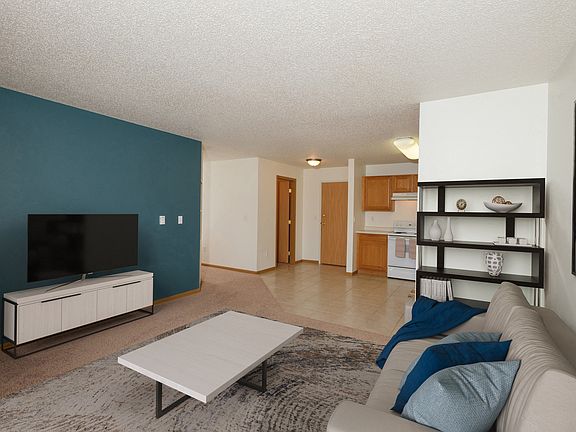 Fargo, ND Pinehurst Apartments | Living