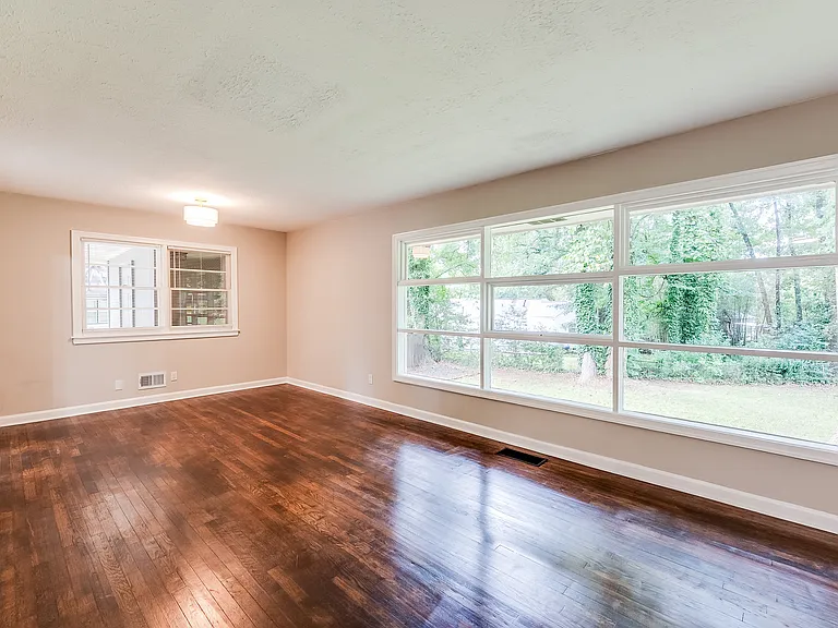 244 Mathews Cir SE — Photo 6