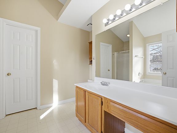 2nd image of 1009 Friar Tuck Ct
