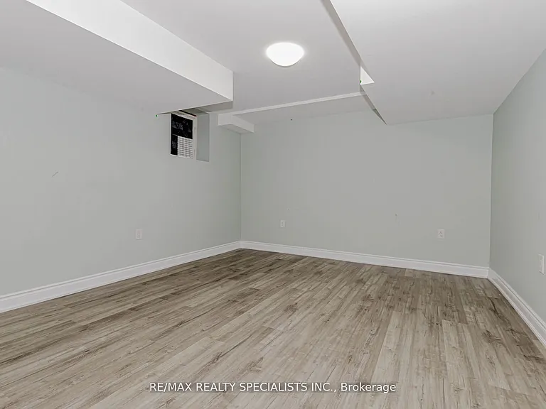 74 Clockwork Dr #B — Photo 17