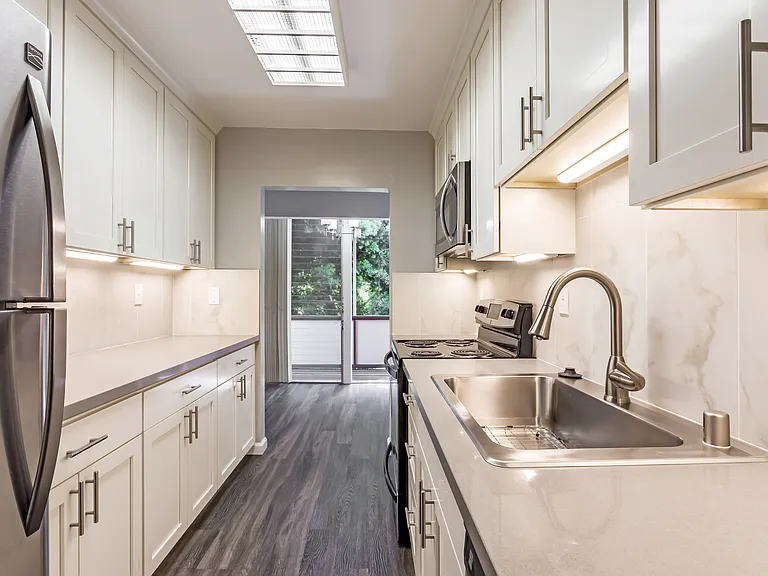 Parksquare Apartments — Photo 12
