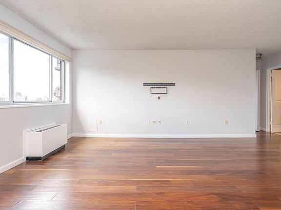 3rd image of 2059 Huntington Ave APT 1204