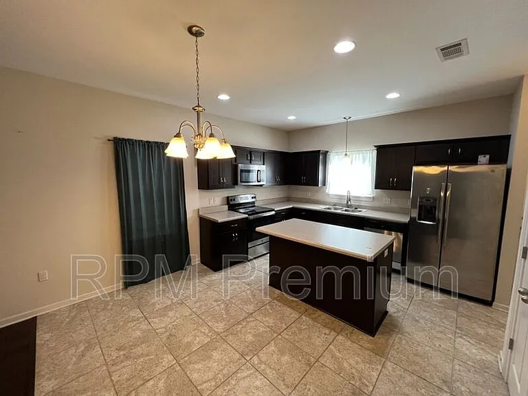 8614 Forestwood Ave — Photo 10