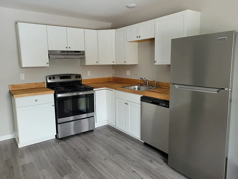 355 River Rd #3 — Photo 9