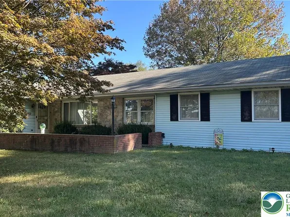 916 Bushkill Center Rd, Nazareth, PA 18064