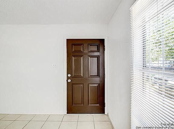 5th image of 3422 Gateway Dr