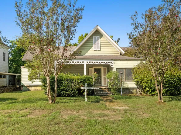 521 S May St, Palestine, TX 75801