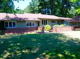 5472 Whispering Pnes, Stevensville, MI 49127