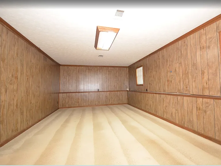 1495 Haynes Ct — Photo 13