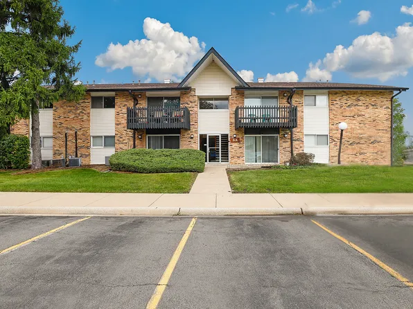 5 Kingery Quarter #104, Willowbrook, IL 60527