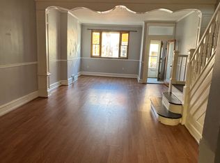 2338 S 10th St #1, Philadelphia, PA 19148
