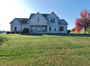 1619 Black Creek Ln, Pella, IA 50219