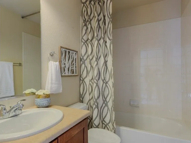 1546 Cottonwood Ave — Photo 21