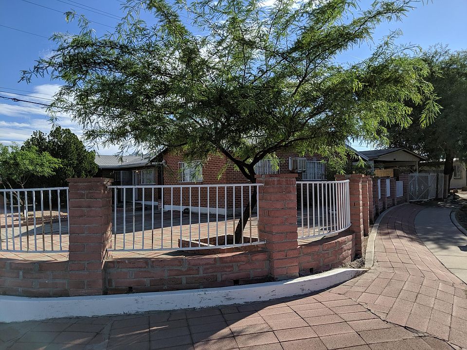 1st image of 2326 N Flores Dr