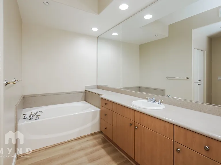 130 E San Fernando St #321 — Photo 11