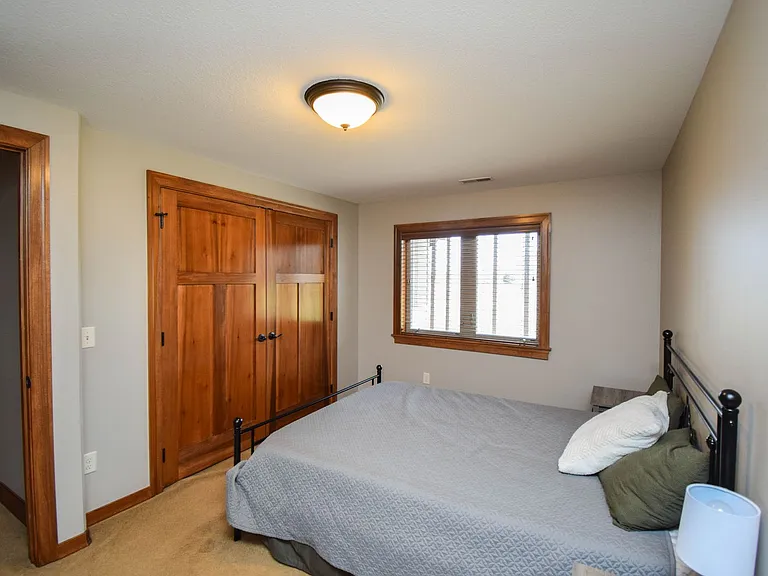 2204 S Silverthorne Ave — Photo 56