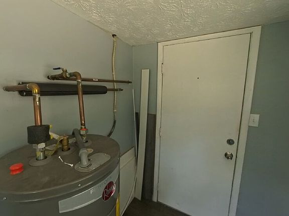 5th image of 7559 Monongahela Ave