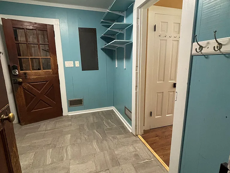 562 Goldmoor Dr NE — Photo 8