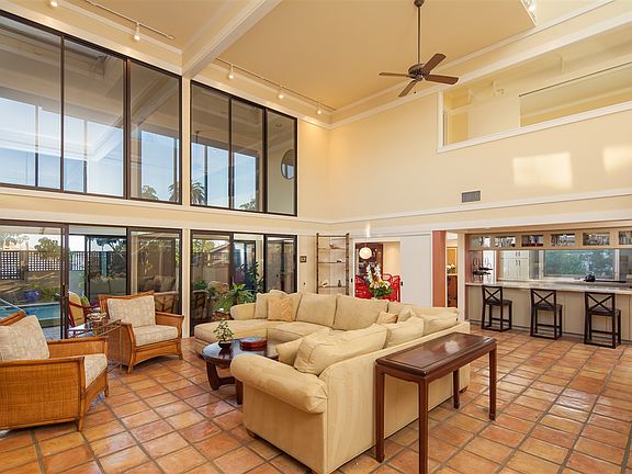 3rd image of 903 Adella Ave