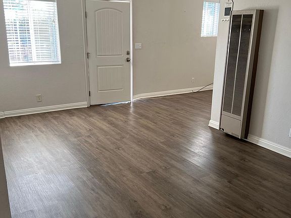 4th image of 2042 1/2 E 5th St