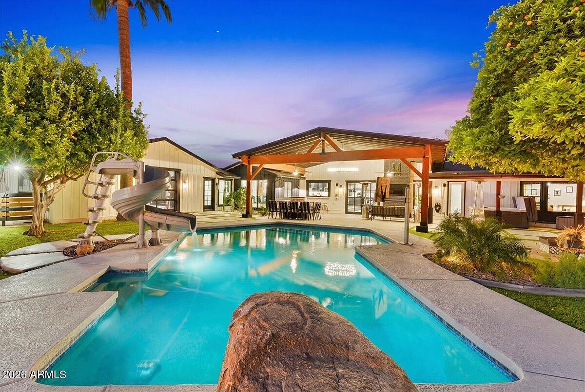 House on the hill ParentBagネイビーストライプ 9026 N 67TH Street N, Paradise Valley, AZ 85253 | MLS #7091395