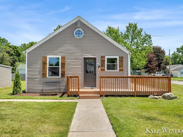 703 E Colfax St, Hastings, MI 49058