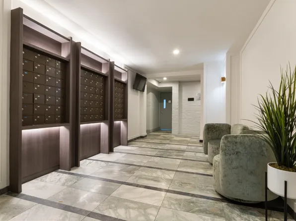 210 East 22nd Street image 9 of 11