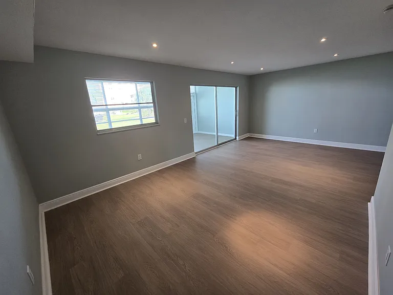 1819 Shore Dr S #103 — Photo 15