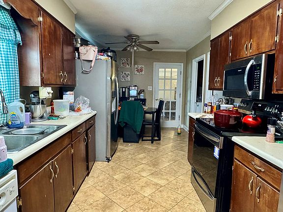 4th image of 2909 Autumn Ave