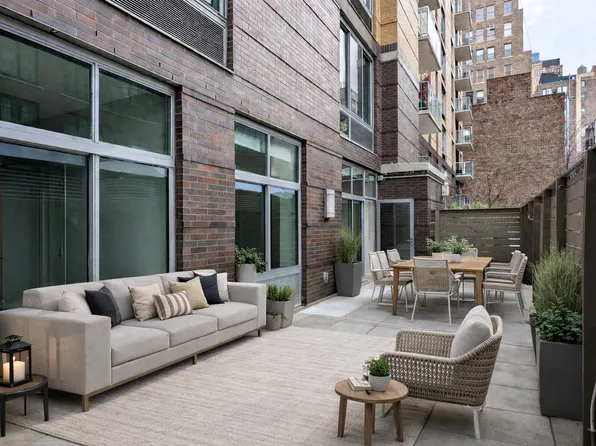 260 West 26th Street image 1 of 19