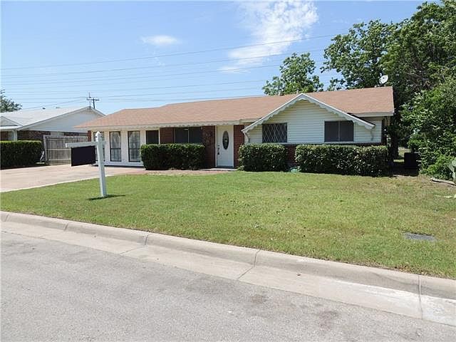 1st image of 4949 Tracy Dr